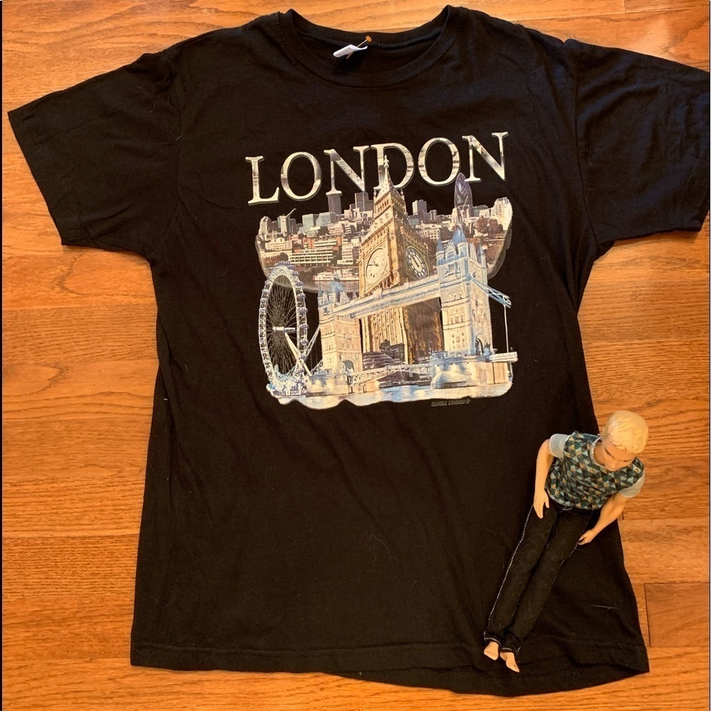 BLACK SOUVENIR LONDON UK SHIRT SMALL